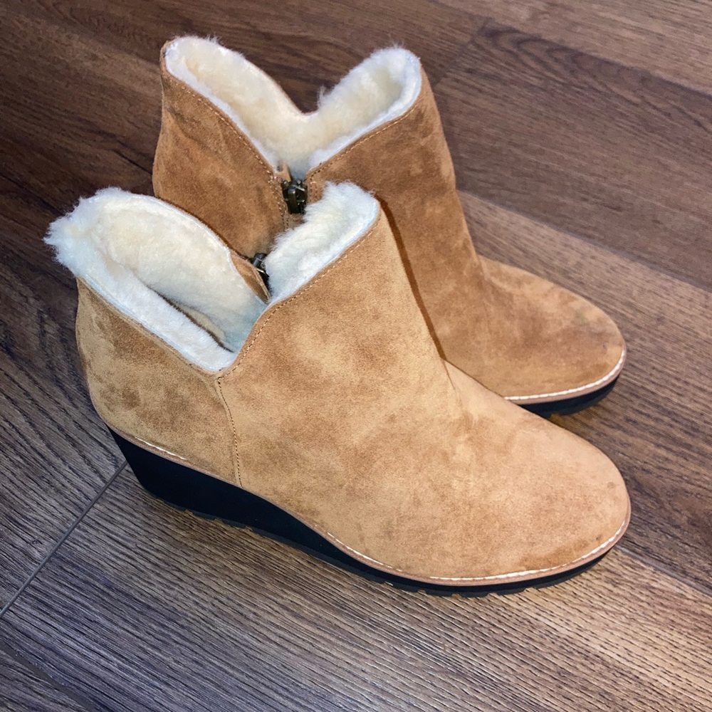 Eileen fisher women’s Wedge tan  Booties  size 9.5 new